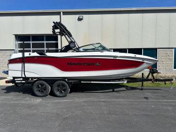 2024 MasterCraft XT23