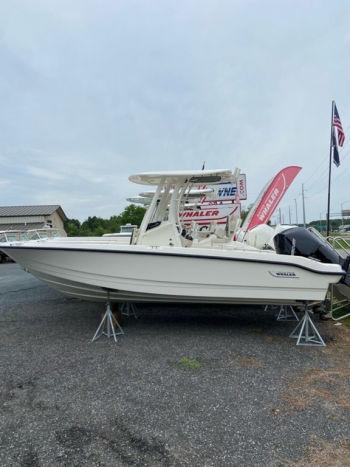 2024 Boston Whaler 220 Dauntless