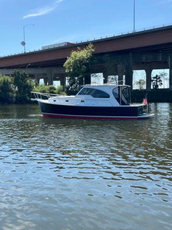 2001 Mainship 34 Pilot