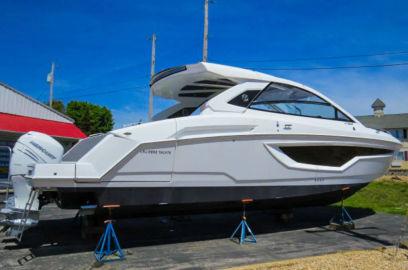 2021 Cruisers Yachts 42 GLS