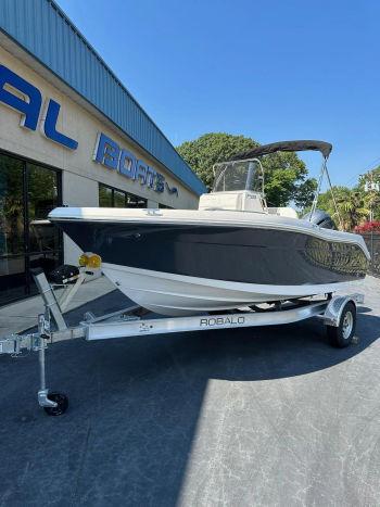 2023 Robalo R180 Center Console