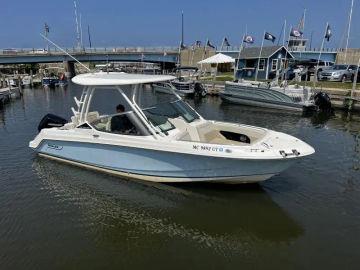 2022 Boston Whaler 240 Vantage