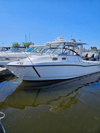 2009 Boston Whaler 305 Conquest