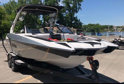 2018 MALIBU BOATS 22 MXZ