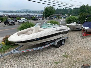 2004 SeaRay Sundeck 200