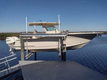 2015 Scout Boats 300 LXF