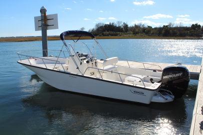 2017 Boston Whaler 210 Montauk