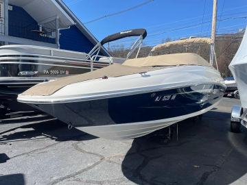 2015 Sea Ray 240 Sundeck