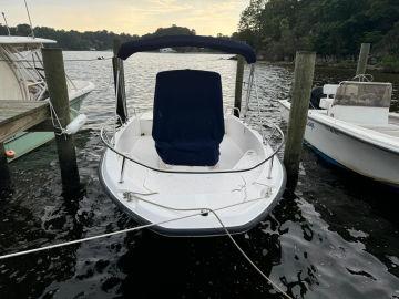 2008 Boston Whaler 200 Dauntless