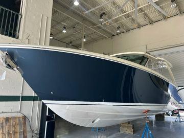 2024 TIARA YACHTS 43 LS