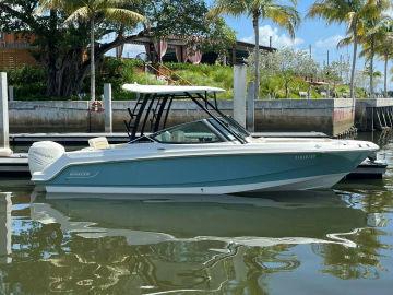 2021 Boston Whaler 240 Vantage