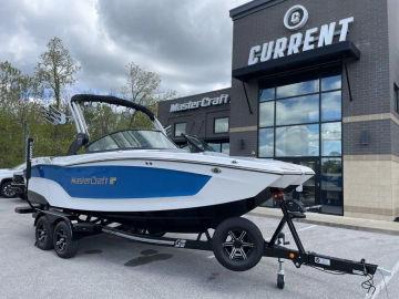 2023 MasterCraft XT22