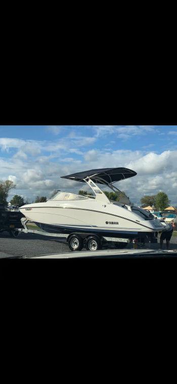 2019 Yamaha Boats 242 Limited  E-series