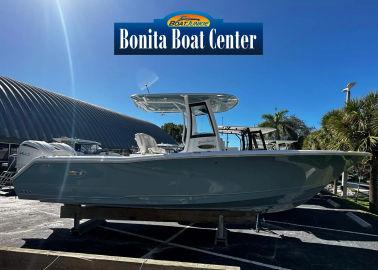 2024 Sea Hunt Gamefish 27 with Coffin Box