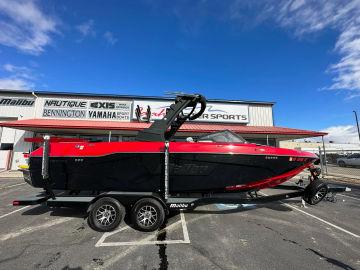 2020 Malibu Boats 25 LSV