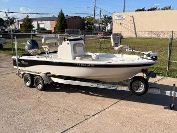 2017 NauticStar 227 XTS