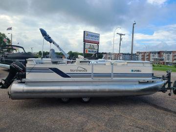 2000 Northwood 20 Cruise With A 25HP Mercury 4-Stroke