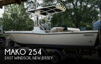 1983 Mako 254