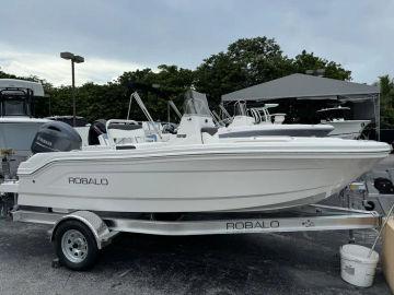 2025 Robalo R160CC