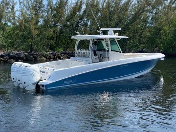 2019 Boston Whaler 350 Outrage