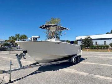 2022 Bulls Bay 230 Center Console