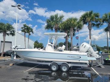 2025 Robalo 246 Cayman