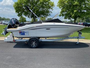 2023 Sea Ray SPX 190 Outboard