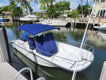 2012 Boston Whaler 210 Montauk