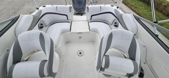 2015 Hurricane SunDeck 2486 OB