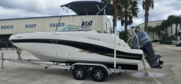 2015 Hurricane SunDeck 2486 OB