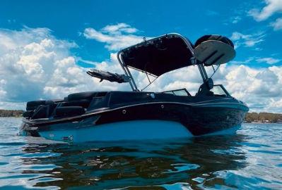 2022 Mastercraft XT24