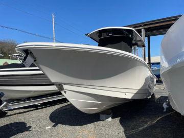 2024 Robalo R270 Center Console