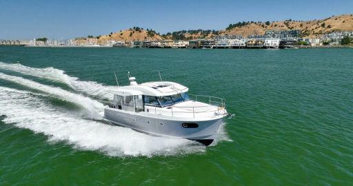 2024 Beneteau Swift Trawler Sedan