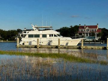 1998 Hatteras Sport Deck Motor Yacht