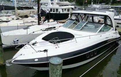 2011 Cruisers Yachts 330 Express