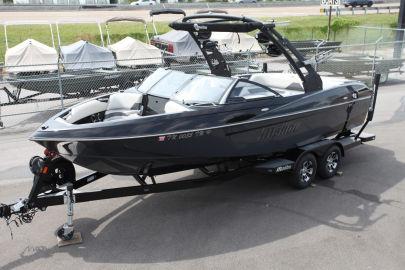 2017 MALIBU BOATS 23 LSV