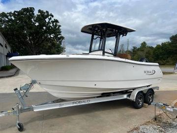 2025 Robalo 230