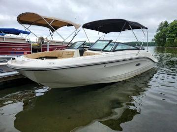 2021 Sea Ray 230 SPXO