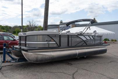 2022 Sylvan L Series L-3 Party Fish