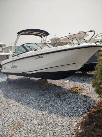 2014 BOSTON WHALER 230 VANTAGE