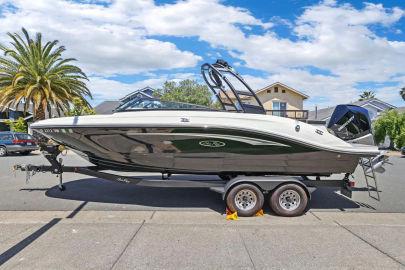 2022 Sea Ray 230 SPX