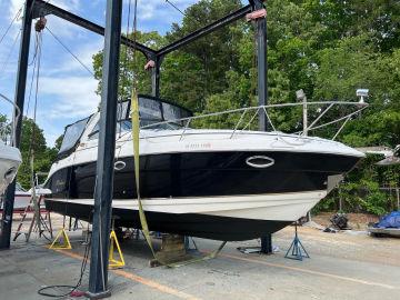 2006 Rinker 300 Express Cruiser