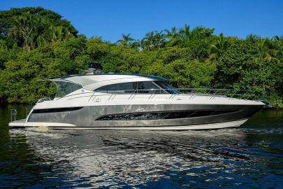 2021 Riviera 5400 Sport Yacht