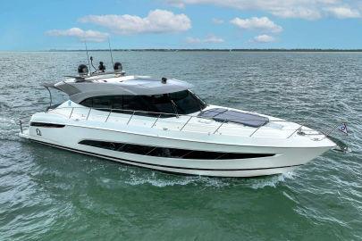 2024 Riviera 5400 Sport Yacht Platinum Edition