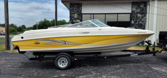 2005 Rinker CAPTIVA