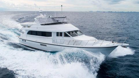 2002 Hatteras Sport Deck Motor Yacht