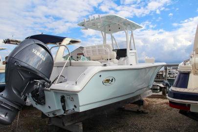 2024 Sea Hunt Ultra 229