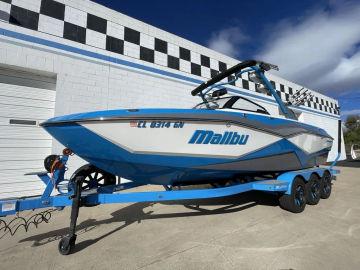 2022 Malibu Boats 25 LSV