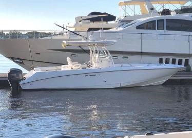 2006 Boston Whaler 320 Outrage