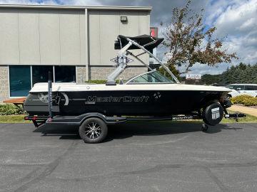 2008 MasterCraft X1